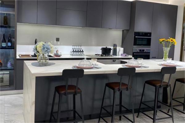 ¿Cuál es la materia prima de PET para gabinetes de cocina y los beneficios de usar gabinetes de cocina de PET?