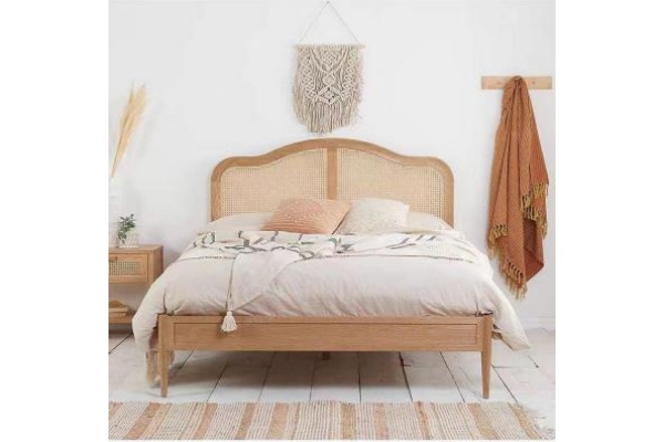 Explore la cama de madera maciza: una combinación de estilo, comodidad y naturaleza